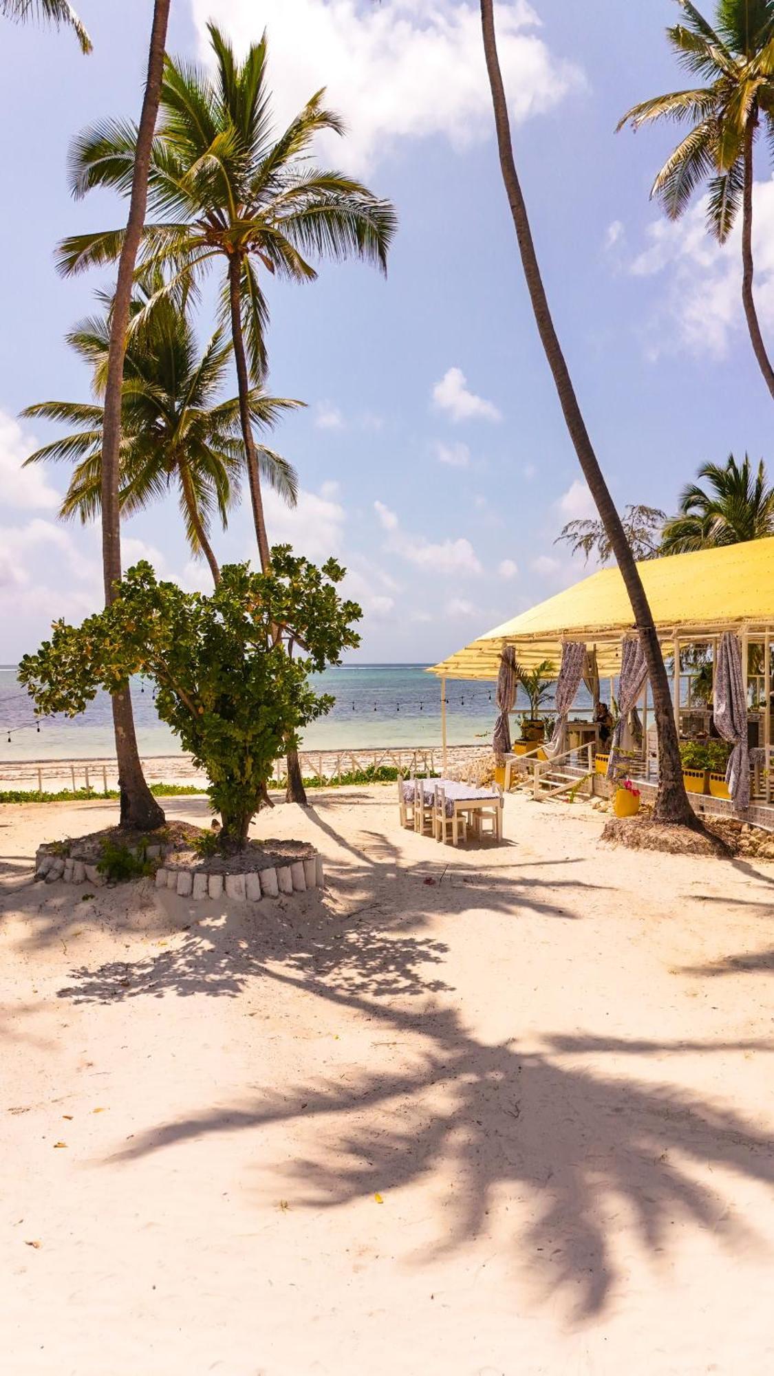 Pili Pili Orient Beach Resort Bwejuu Extérieur photo