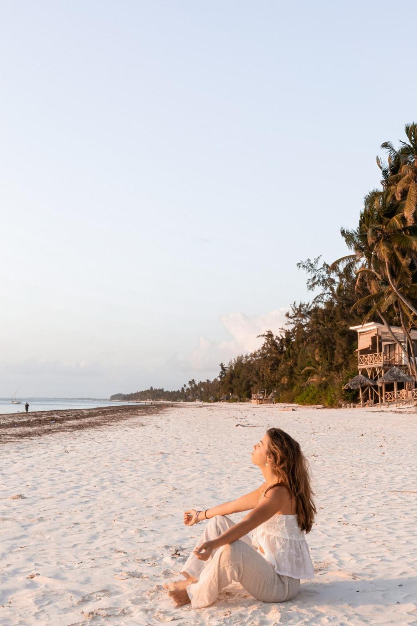 Pili Pili Orient Beach Resort Bwejuu Extérieur photo