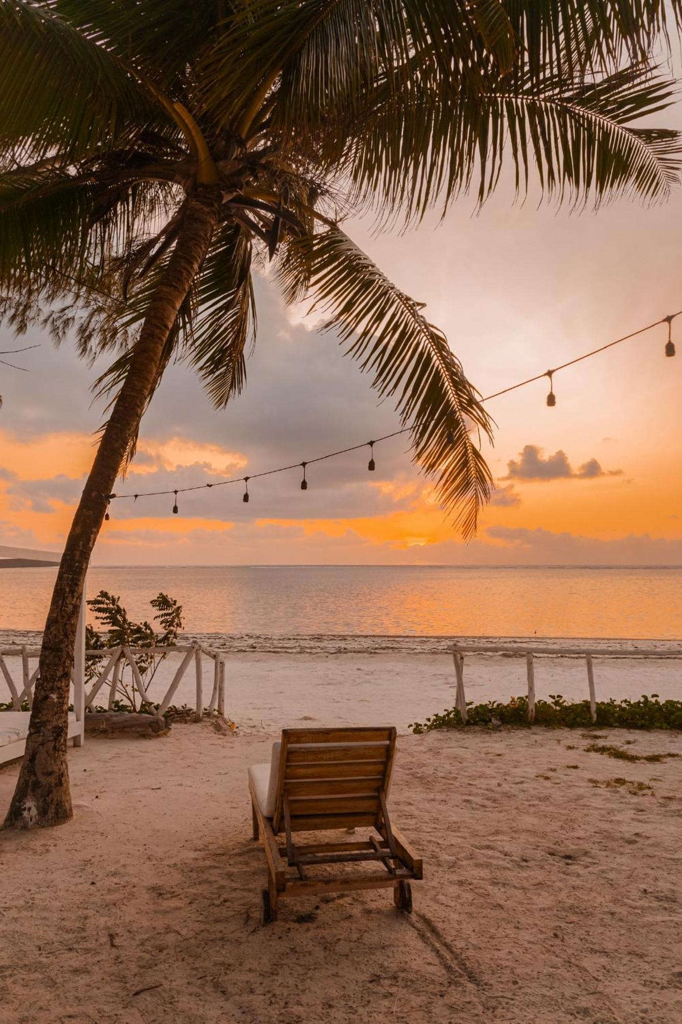 Pili Pili Orient Beach Resort Bwejuu Extérieur photo
